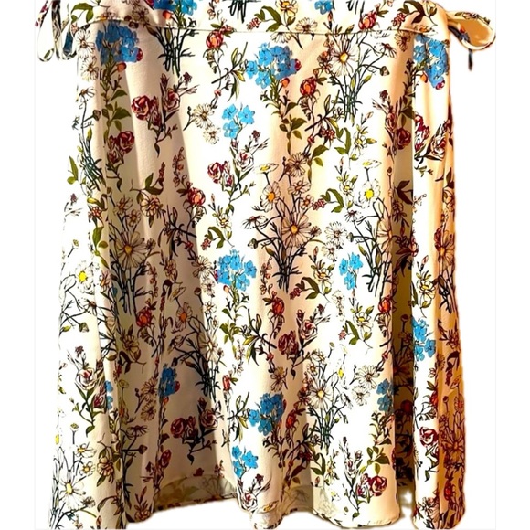 H&M floral mini dress - Picture 2 of 3